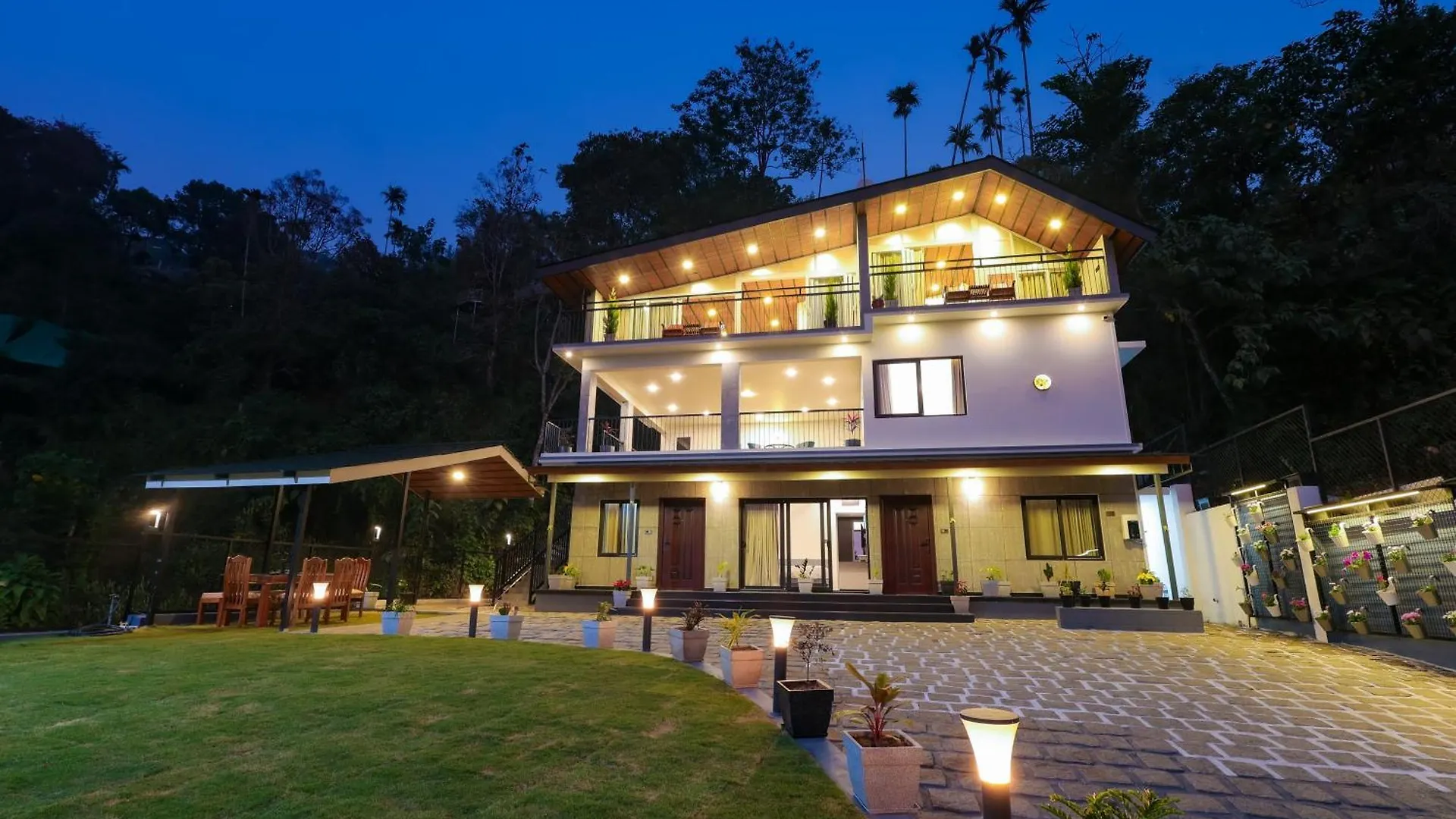 The Cozy Winterfell Hotel Munnar